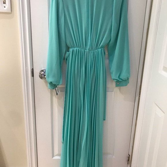 Modest pistachio colour dress Size 38 - Picture 4 of 5